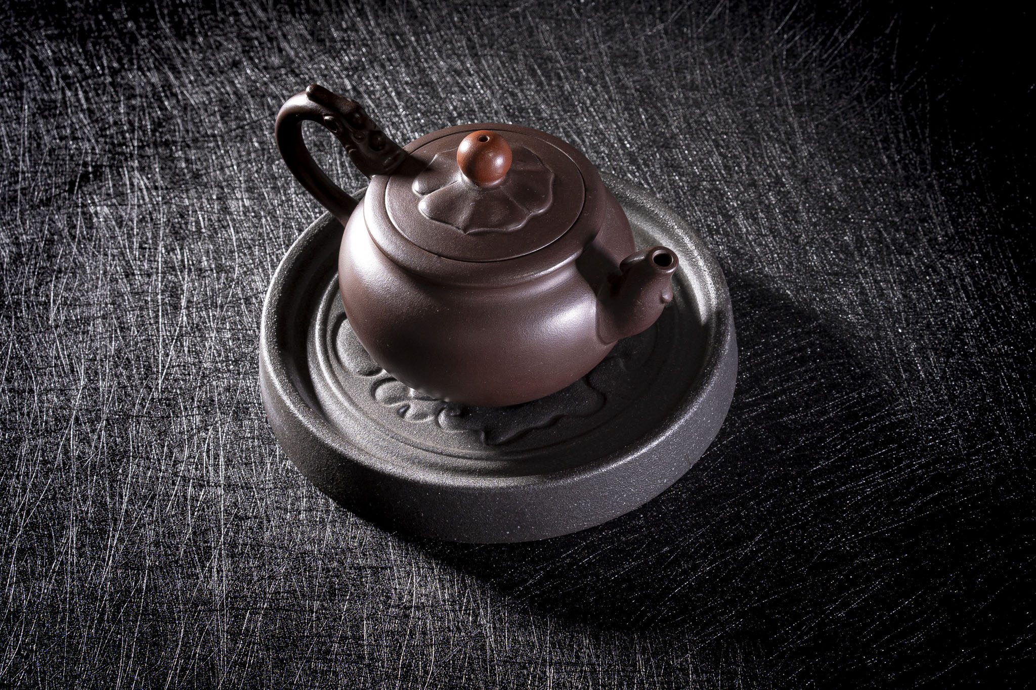 Image THÉIÈRE "DRAGON DANSANT AVEC PERLE" DE YIXING 宜興