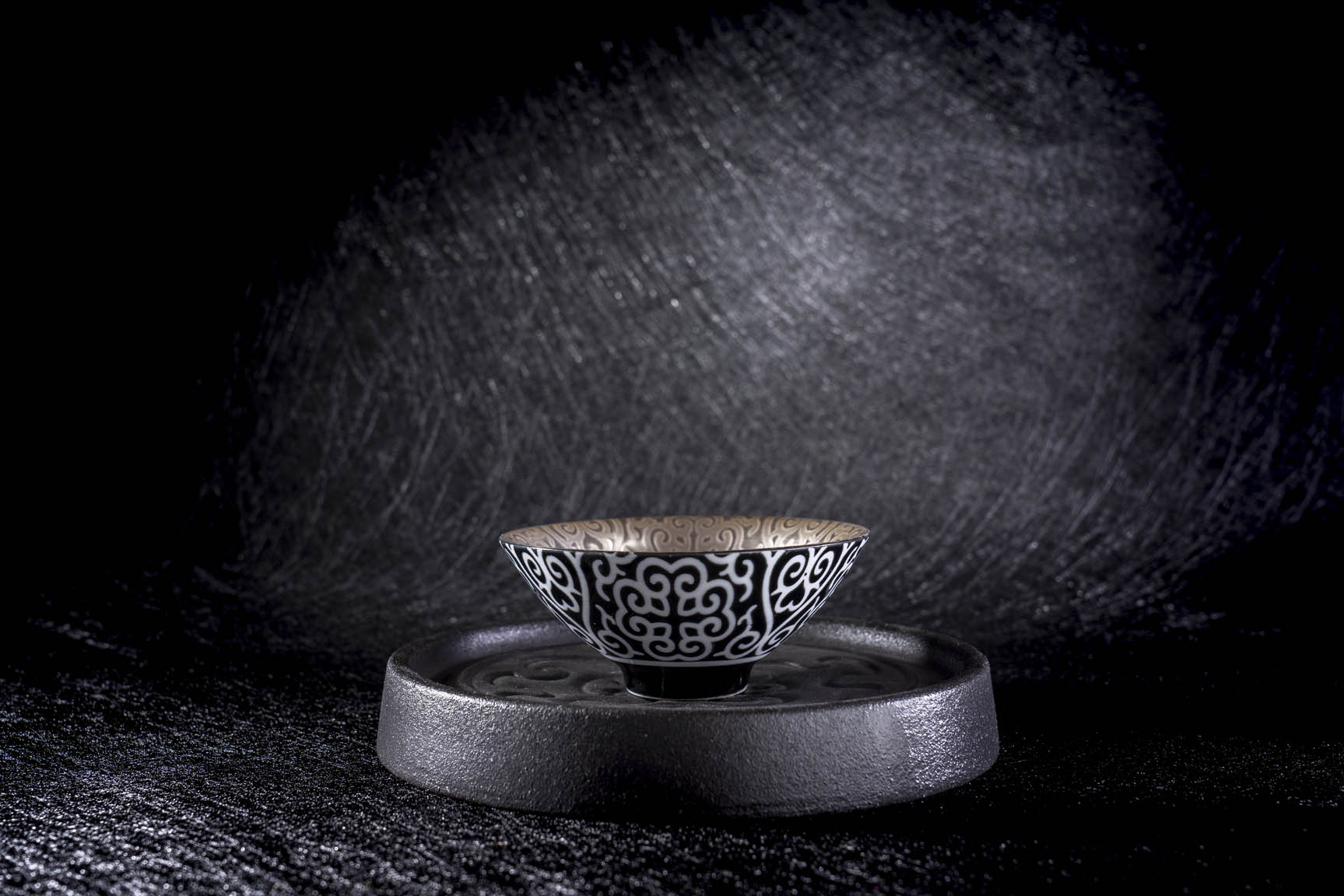 Image TASSE EN ARGENT & CÉRAMIQUE