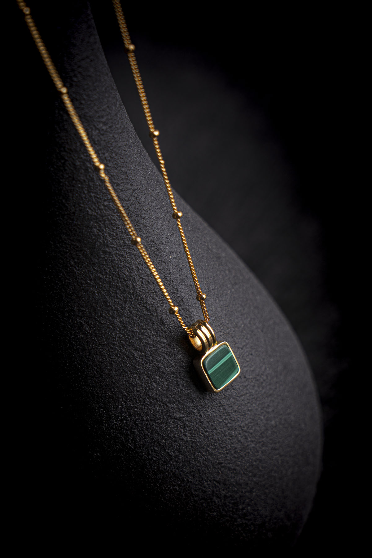 Image Collier en plaqué or & malachite