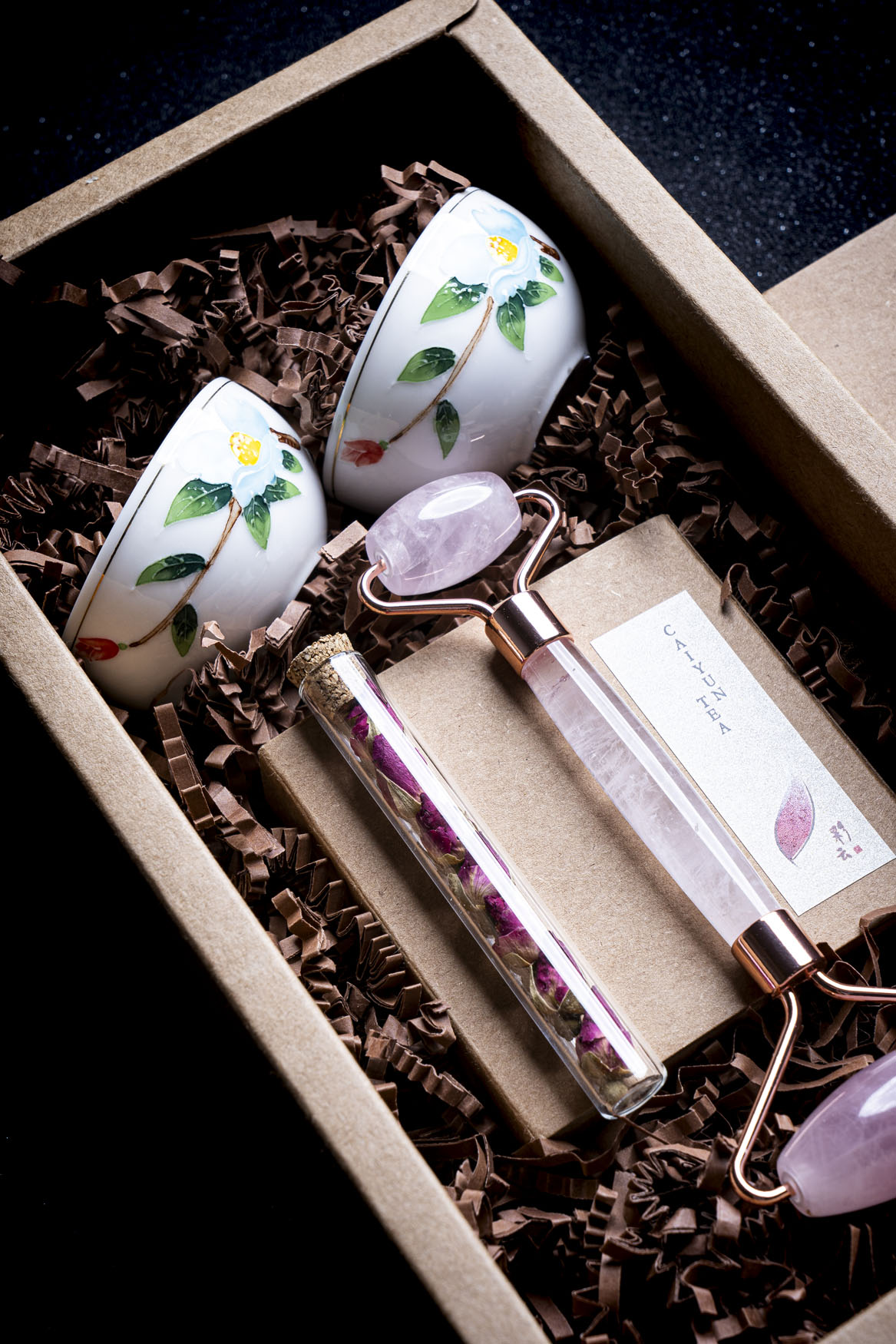 Image Coffret cadeau avec rouleau en quartz rose naturel