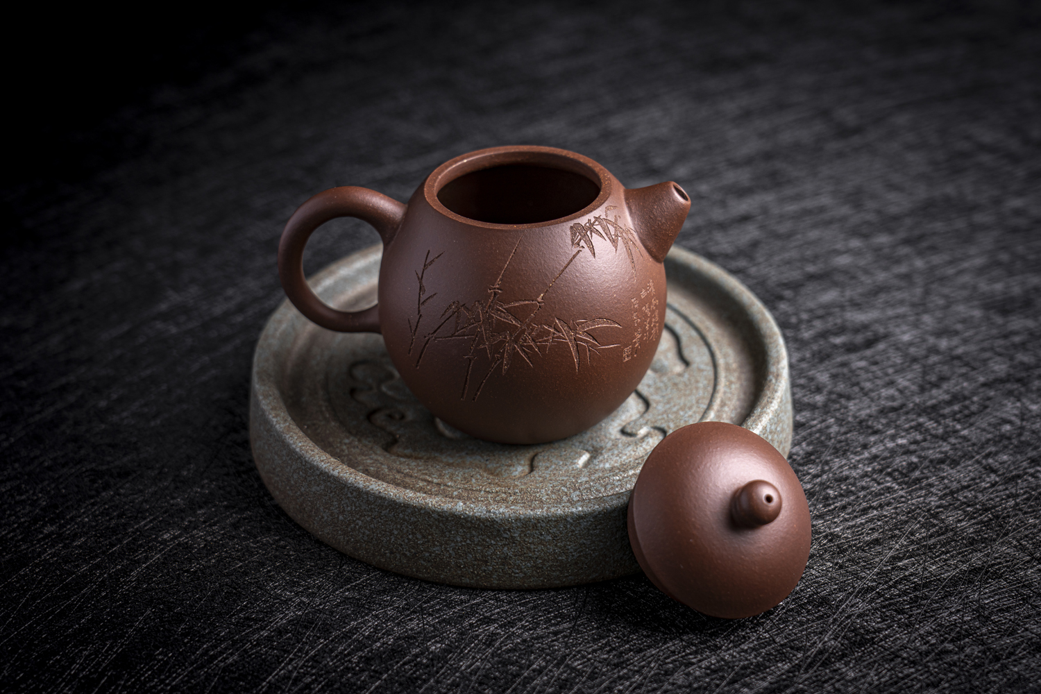 Image "Oeuf de dragon" DE YIXING 宜興龙蛋