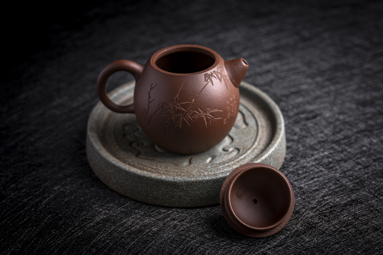 Image "Oeuf de dragon" DE YIXING 宜興龙蛋